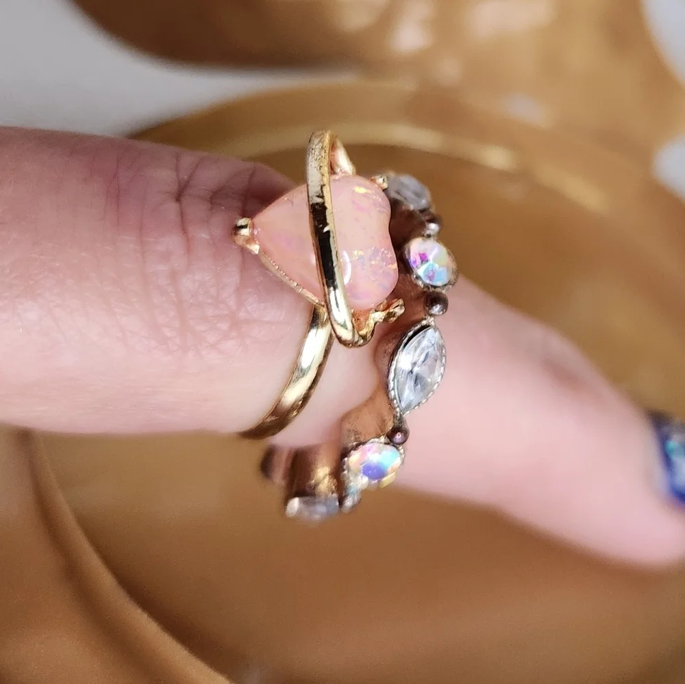 Lot 2 costume rings created opal heart‎ 7 adjustable iridescent stone band 6.5